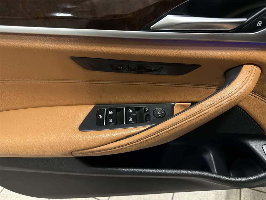 Thumbnail: 2019 BMW 5 Series - 23