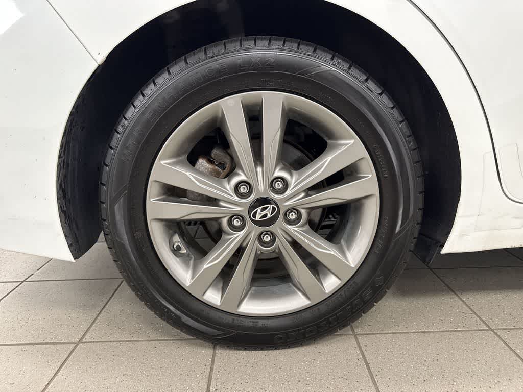 Thumbnail: 2018 Hyundai Elantra - 10