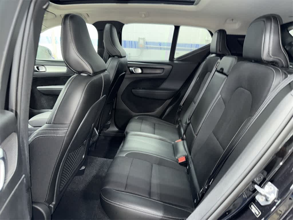 Thumbnail: 2020 Volvo XC40 - 17