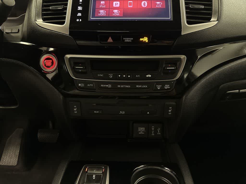 Thumbnail: 2017 Honda Pilot - 23