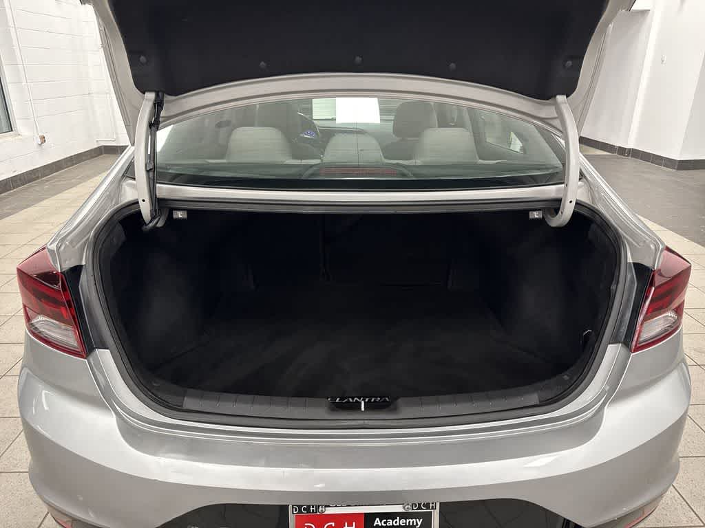 Thumbnail: 2020 Hyundai Elantra - 10