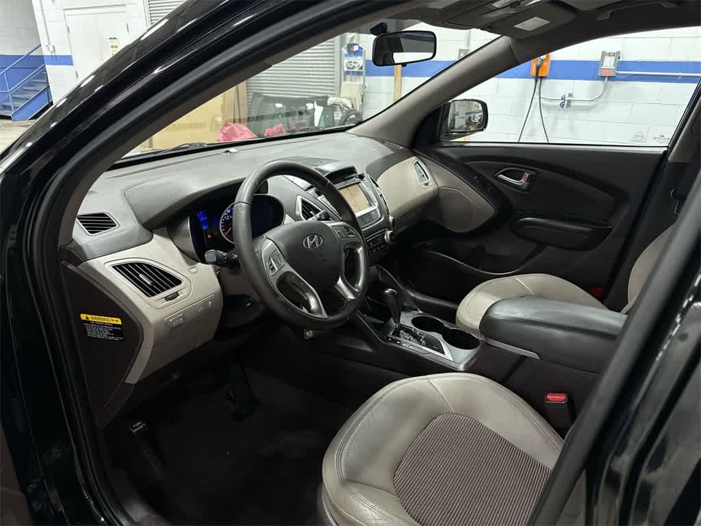 Thumbnail: 2011 Hyundai Tucson - 28