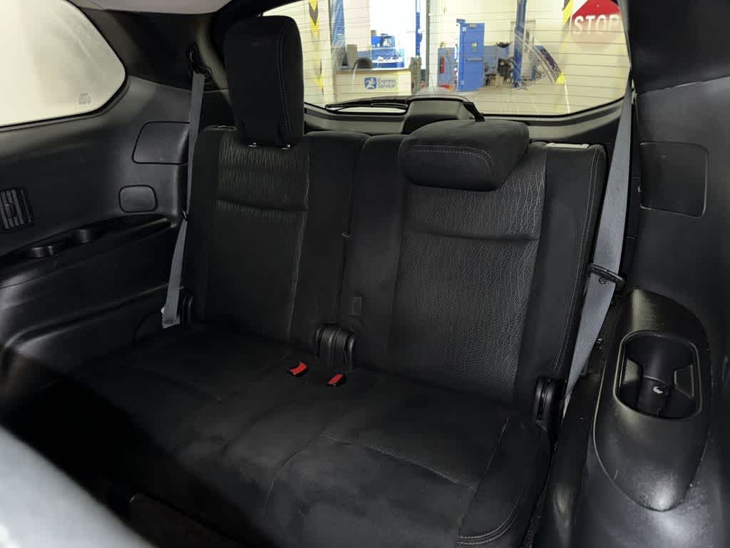 Thumbnail: 2016 Nissan Pathfinder - 18