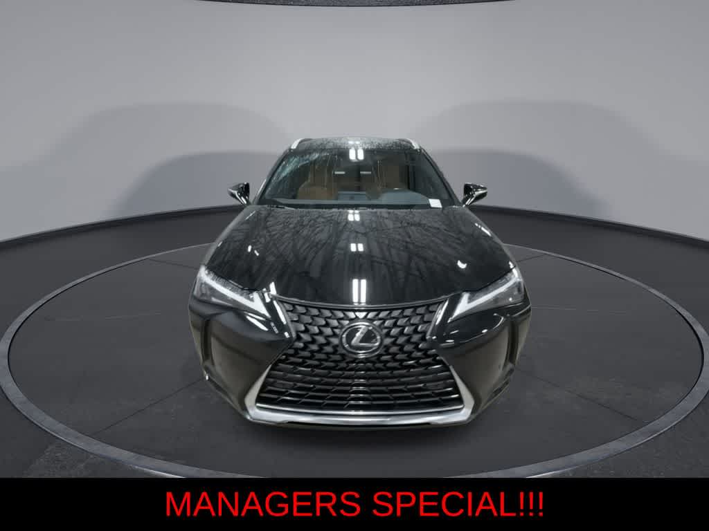 Thumbnail: 2024 Lexus UX - 3