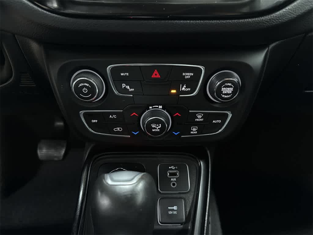 Thumbnail: 2021 Jeep Compass - 22