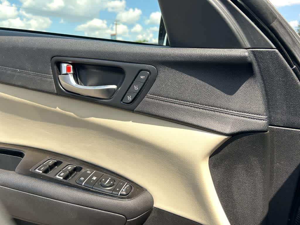 Thumbnail: 2018 Kia Optima - 19
