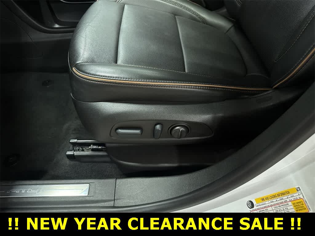 Thumbnail: 2022 GMC Acadia - 25