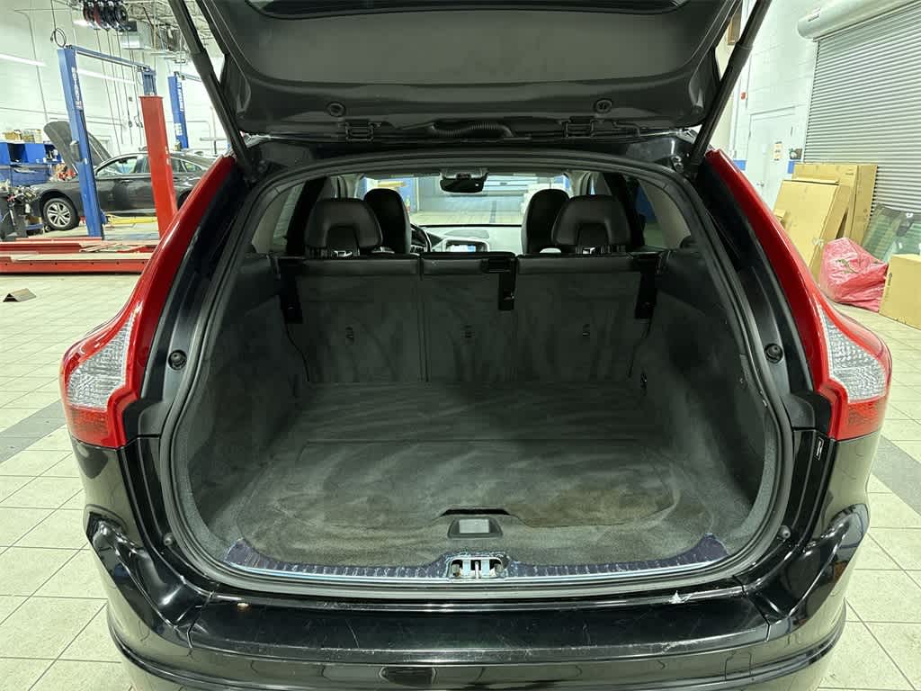 Thumbnail: 2015 Volvo XC60 - 11