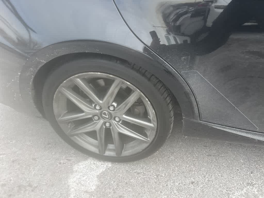 Thumbnail: 2016 Lexus IS - 17