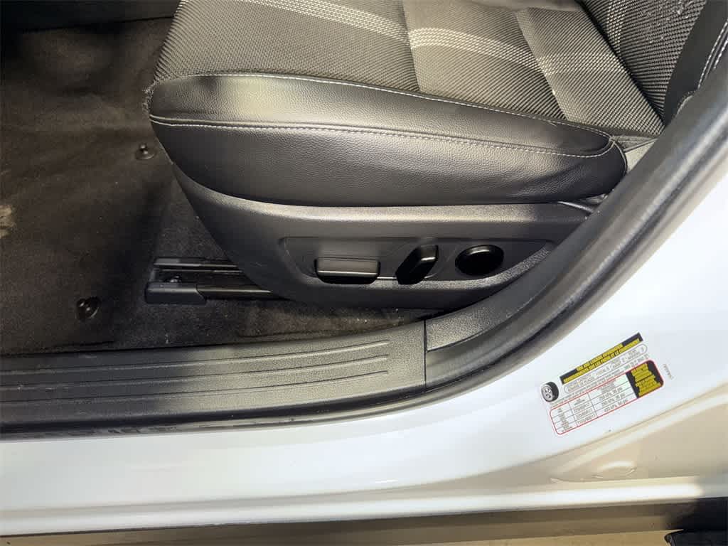 Thumbnail: 2023 Mazda CX-50 - 23