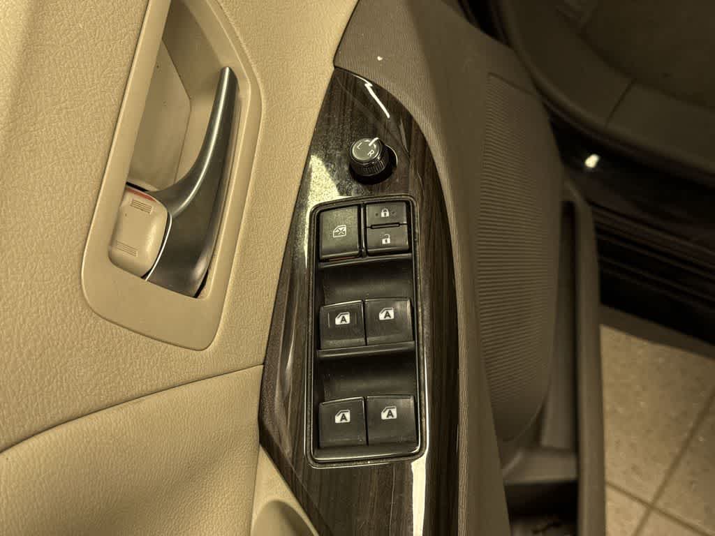 Thumbnail: 2020 Toyota Sienna - 24