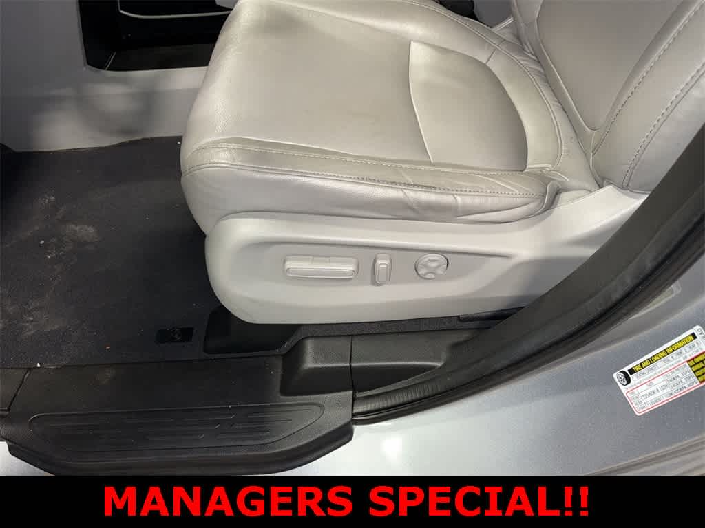 Thumbnail: 2022 Honda Odyssey - 24