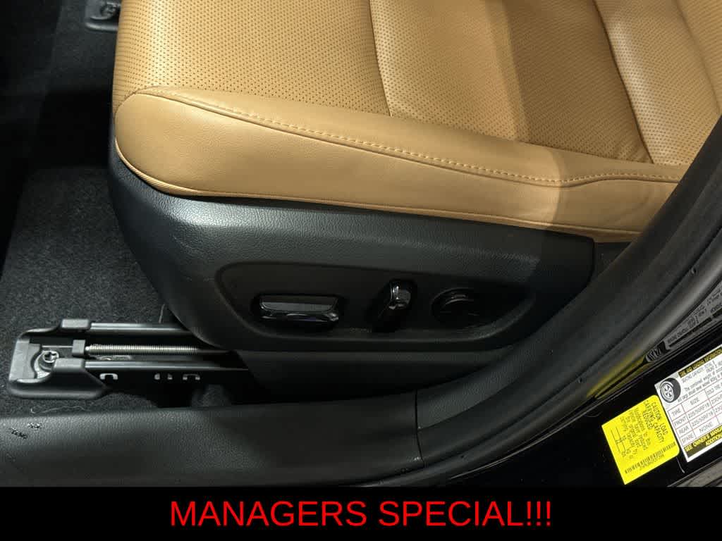 Thumbnail: 2024 Lexus UX - 23