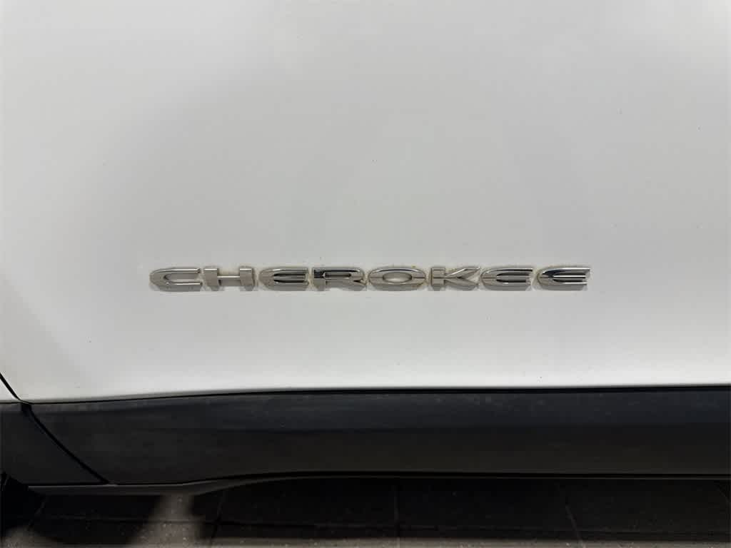 Thumbnail: 2020 Jeep Cherokee - 25