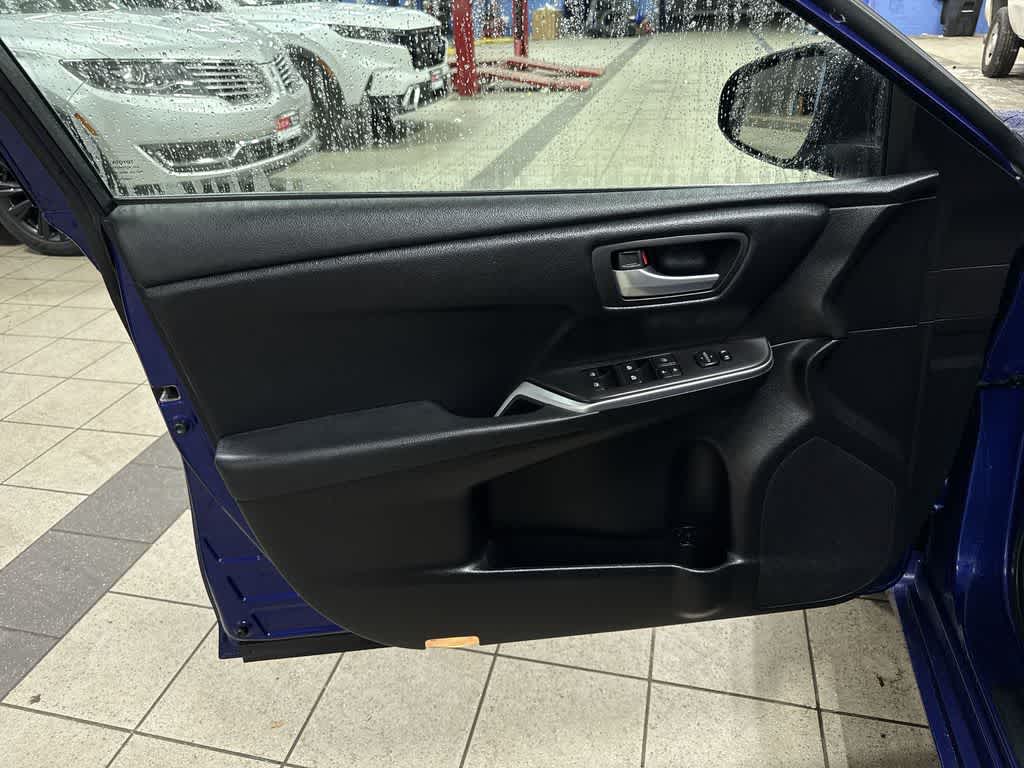 Thumbnail: 2016 Toyota Camry - 27