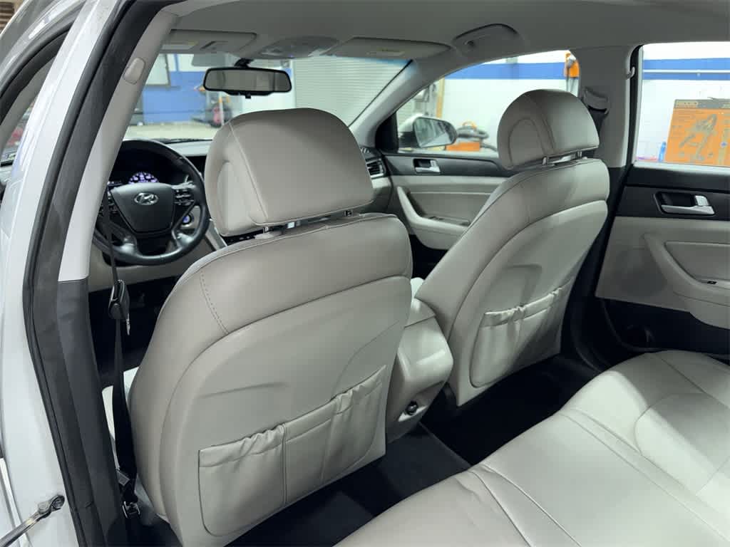 Thumbnail: 2015 Hyundai Sonata - 27