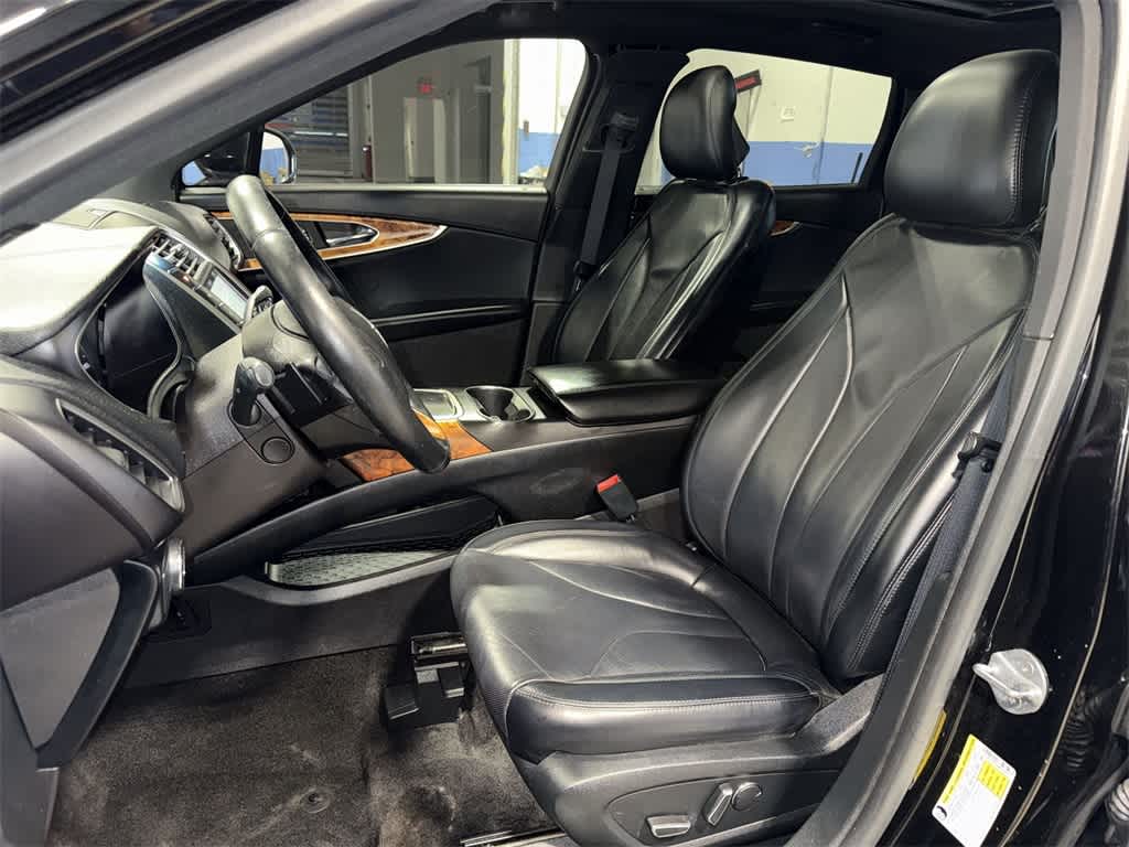 Thumbnail: 2017 Lincoln MKX - 15