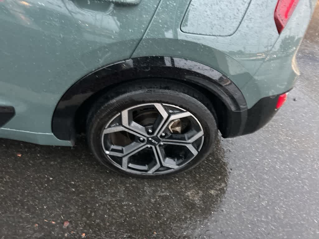 Thumbnail: 2023 Kia Niro - 21