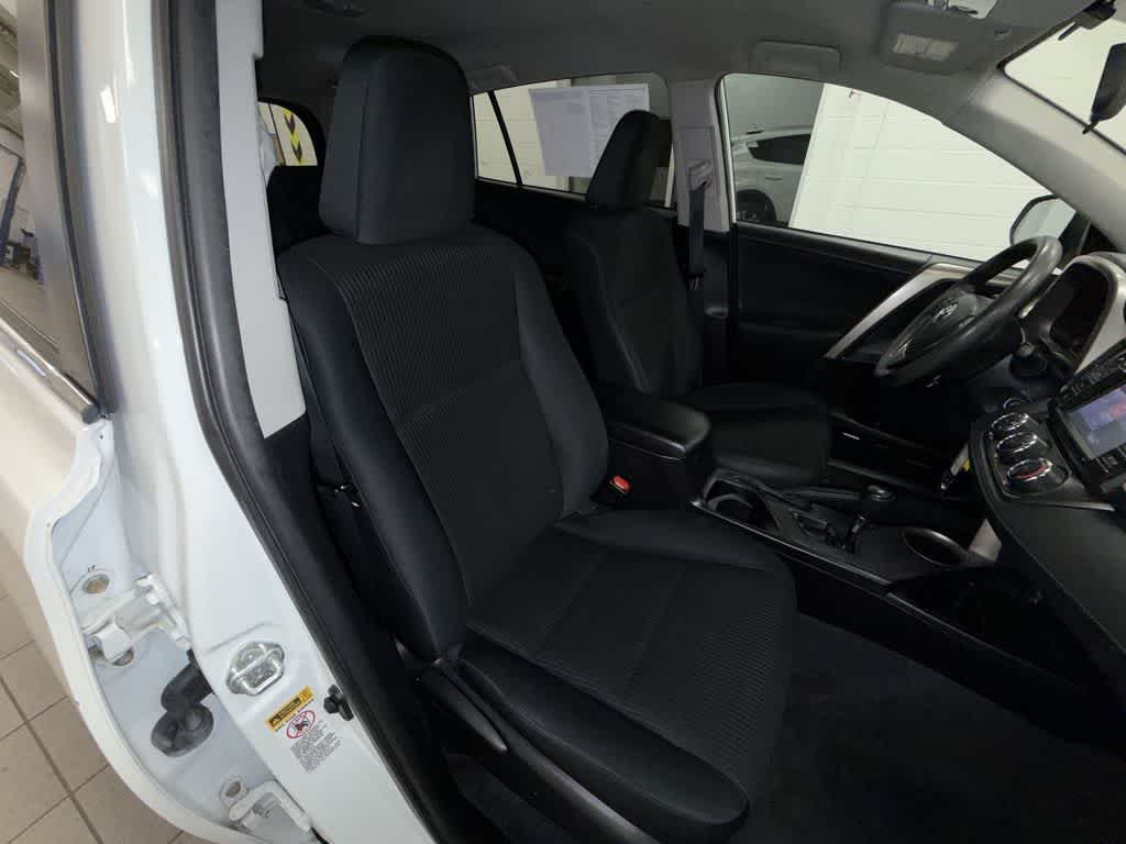 Thumbnail: 2015 Toyota RAV4 - 16