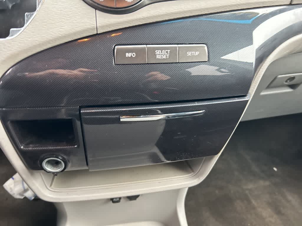 Thumbnail: 2014 Toyota Sienna - 22