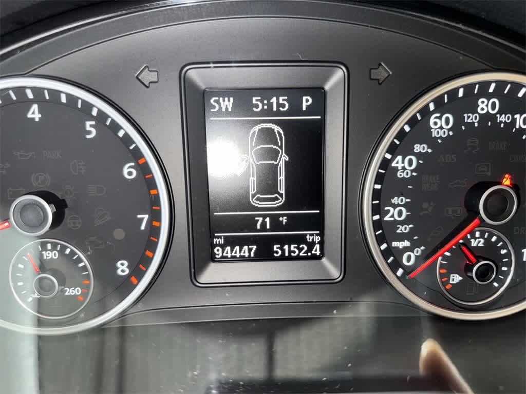 Thumbnail: 2014 Volkswagen Tiguan - 19