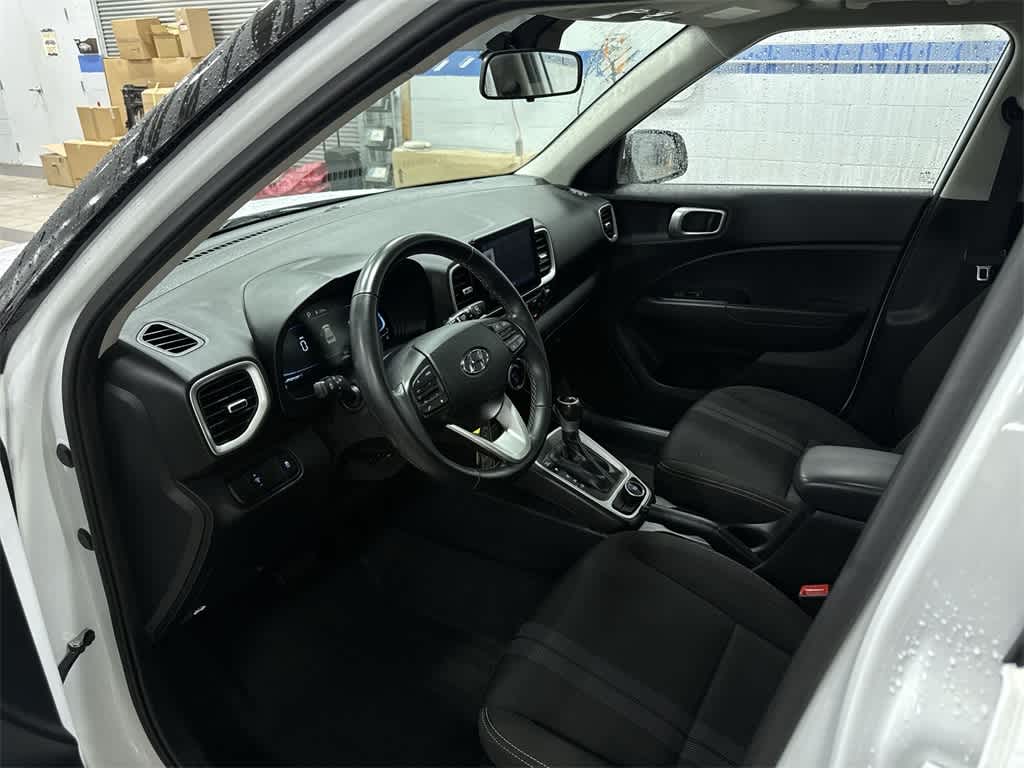 Thumbnail: 2023 Hyundai Venue - 27