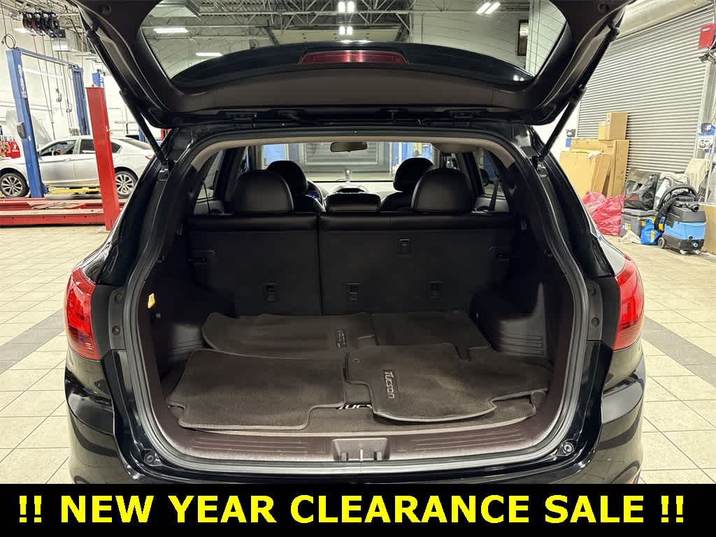 Thumbnail: 2011 Hyundai Tucson - 11