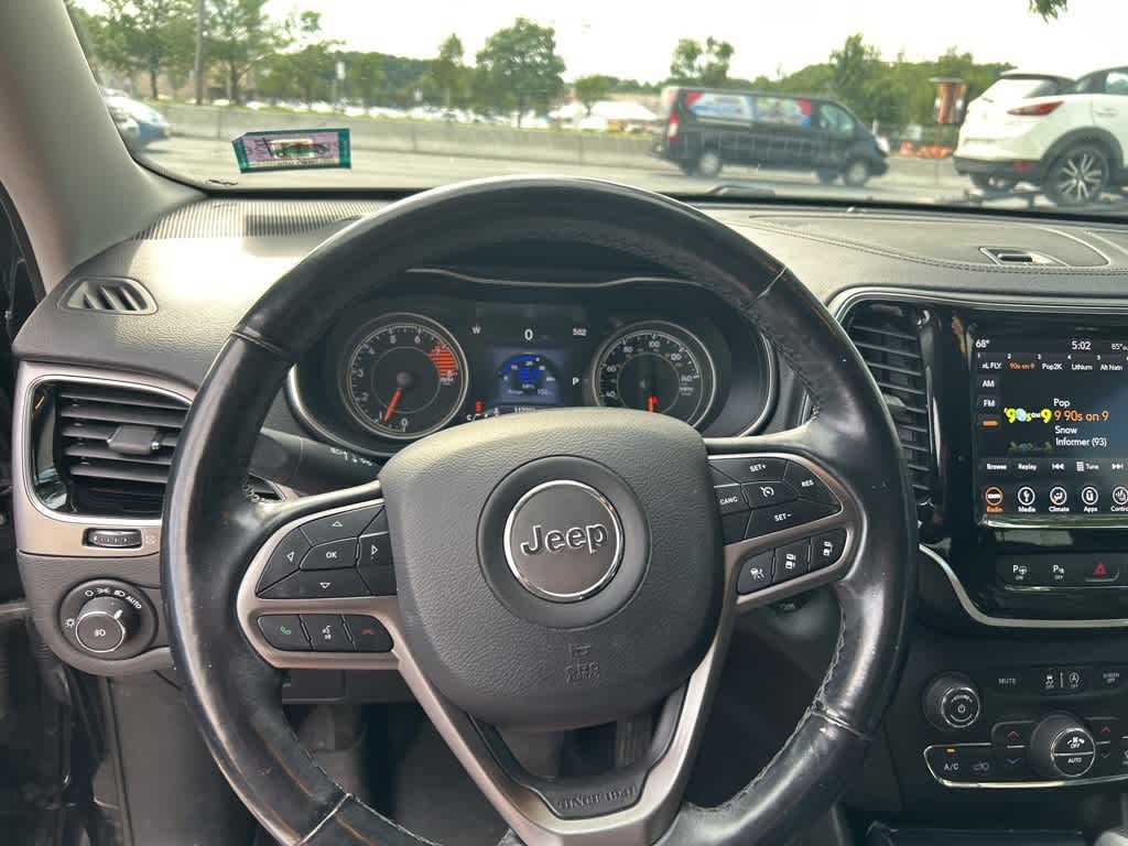 Thumbnail: 2019 Jeep Cherokee - 3