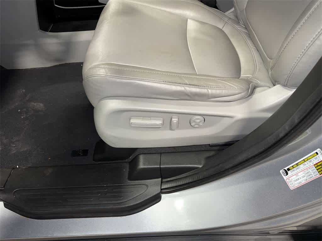 Thumbnail: 2022 Honda Odyssey - 24