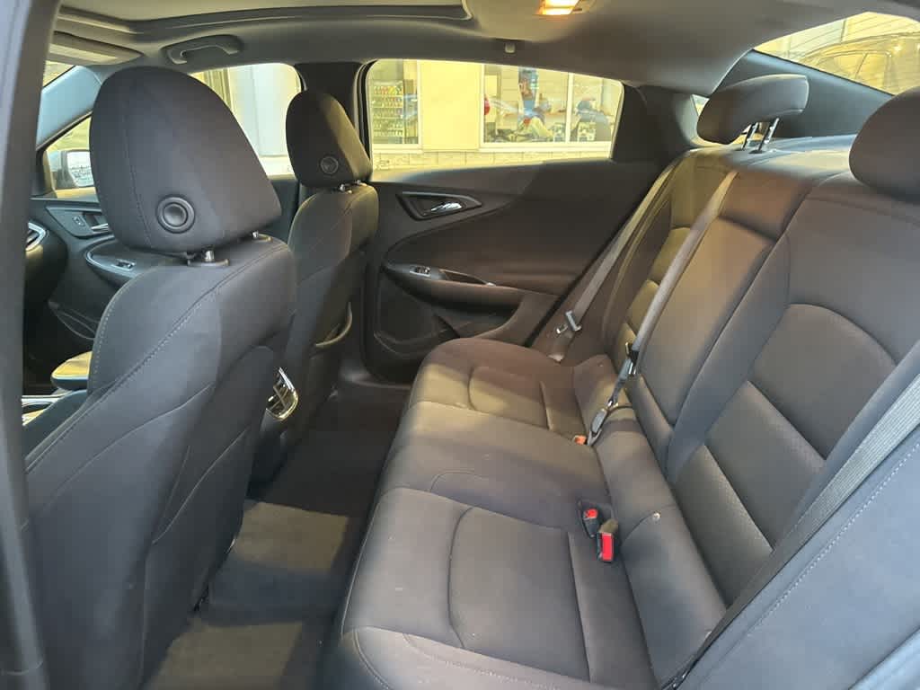 Thumbnail: 2024 Chevrolet Malibu - 18