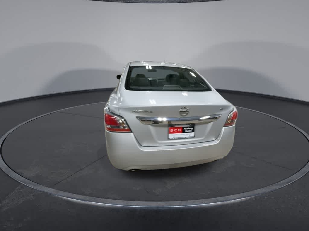 Thumbnail: 2015 Nissan Altima - 7