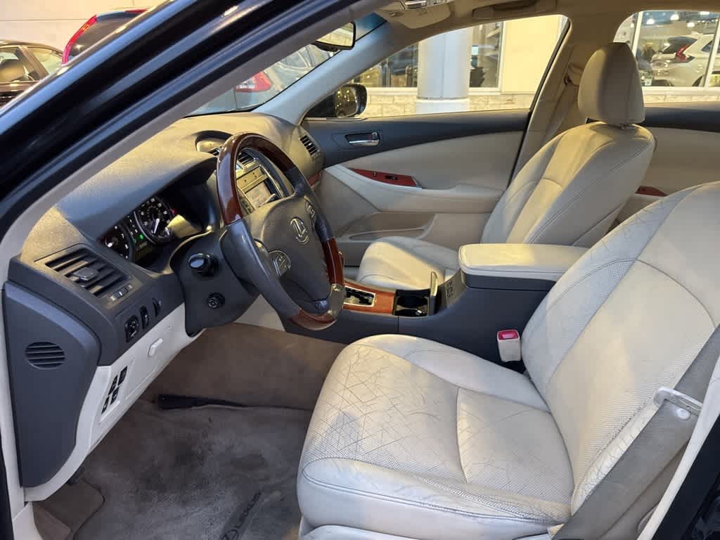 Thumbnail: 2011 Lexus ES - 8