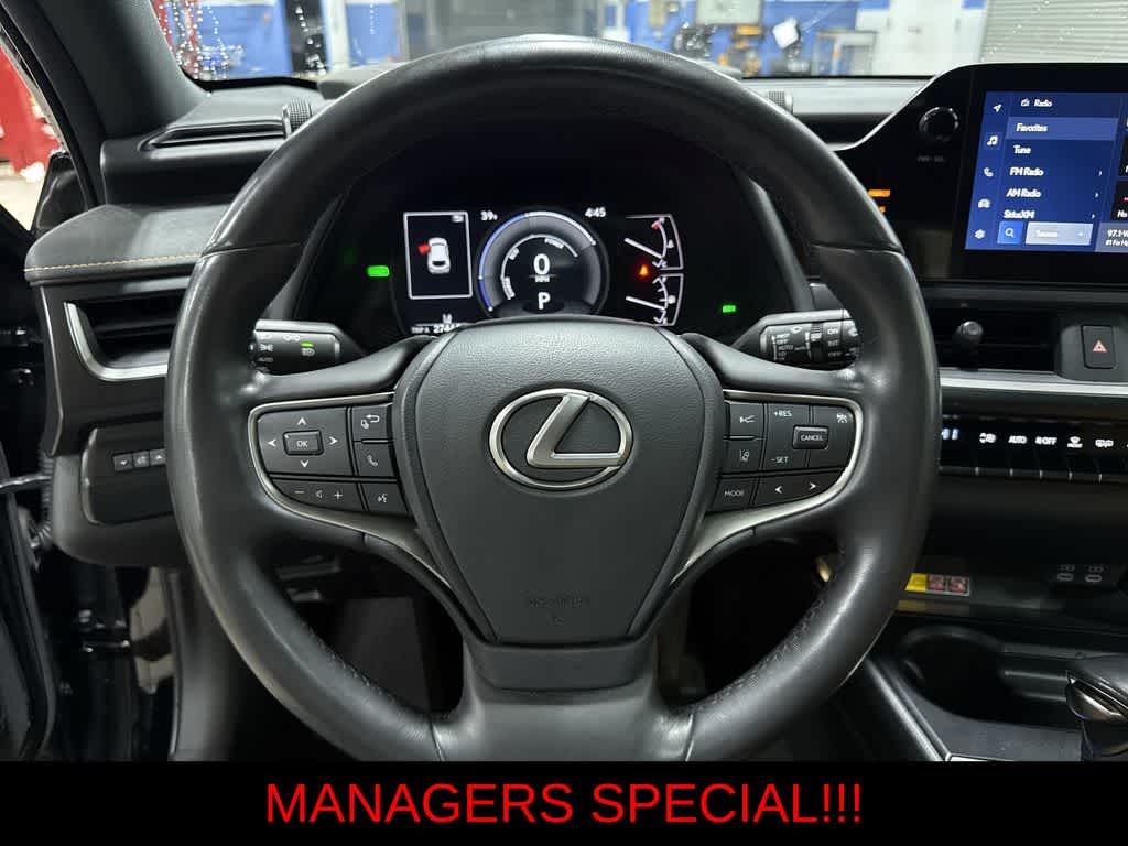 Thumbnail: 2024 Lexus UX - 18