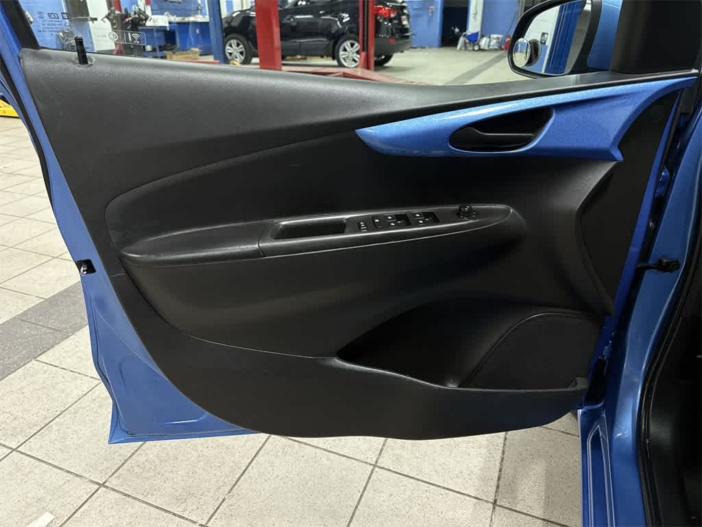 Thumbnail: 2017 Chevrolet Spark - 28