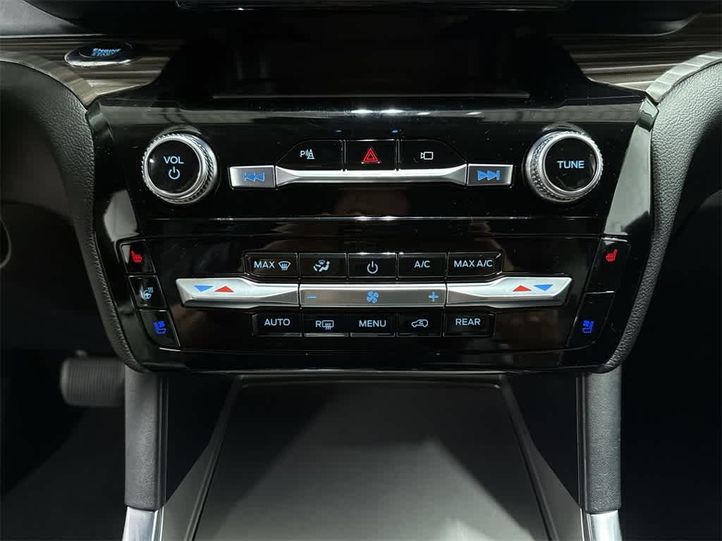 Thumbnail: 2022 Ford Explorer - 23
