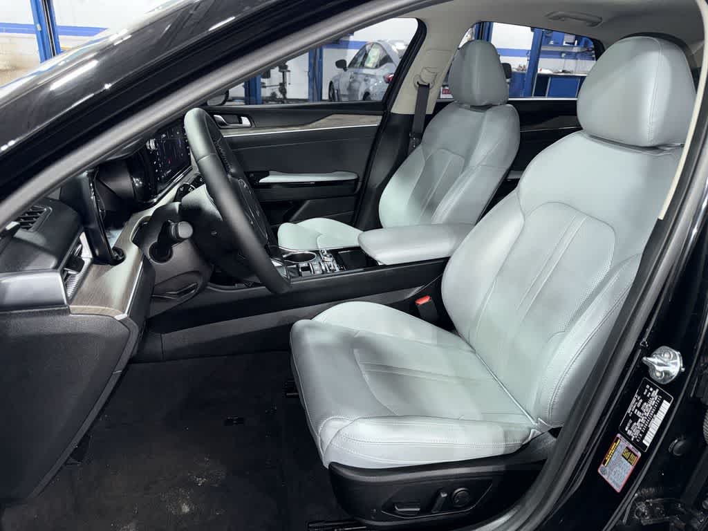 Thumbnail: 2022 Kia K5 - 15