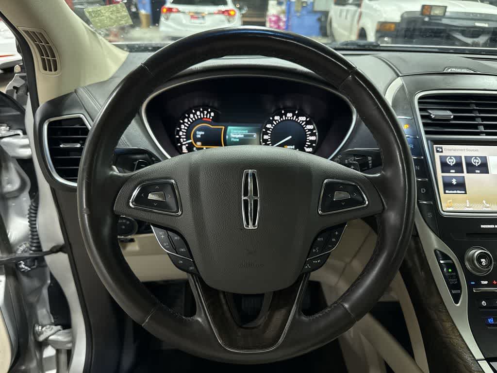 Thumbnail: 2016 Lincoln MKX - 18