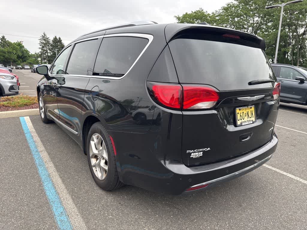Thumbnail: 2017 Chrysler Pacifica - 2