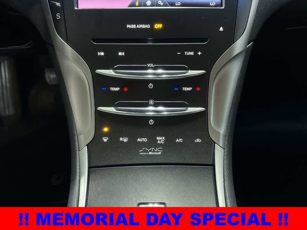 Thumbnail: 2014 Lincoln MKZ - 21