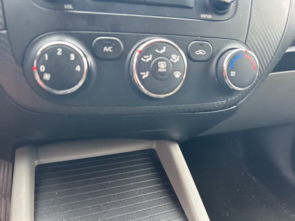 Thumbnail: 2016 Kia Forte - 13