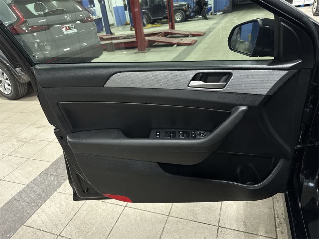 Thumbnail: 2019 Hyundai Sonata - 28