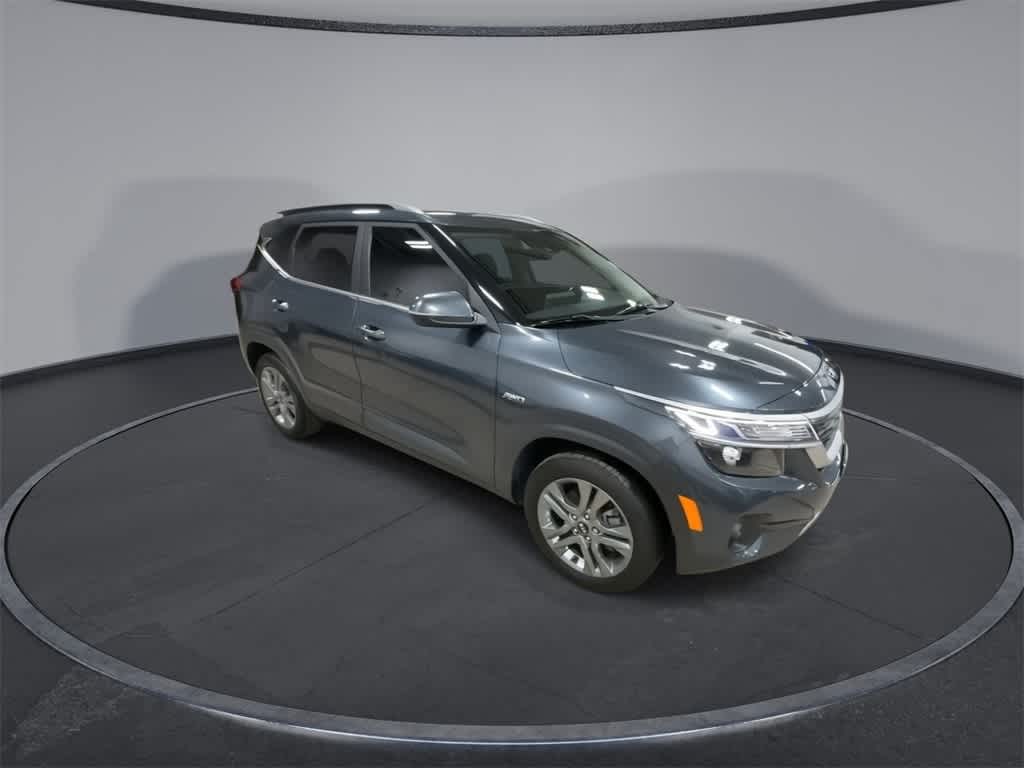 Thumbnail: 2021 Kia Seltos - 2