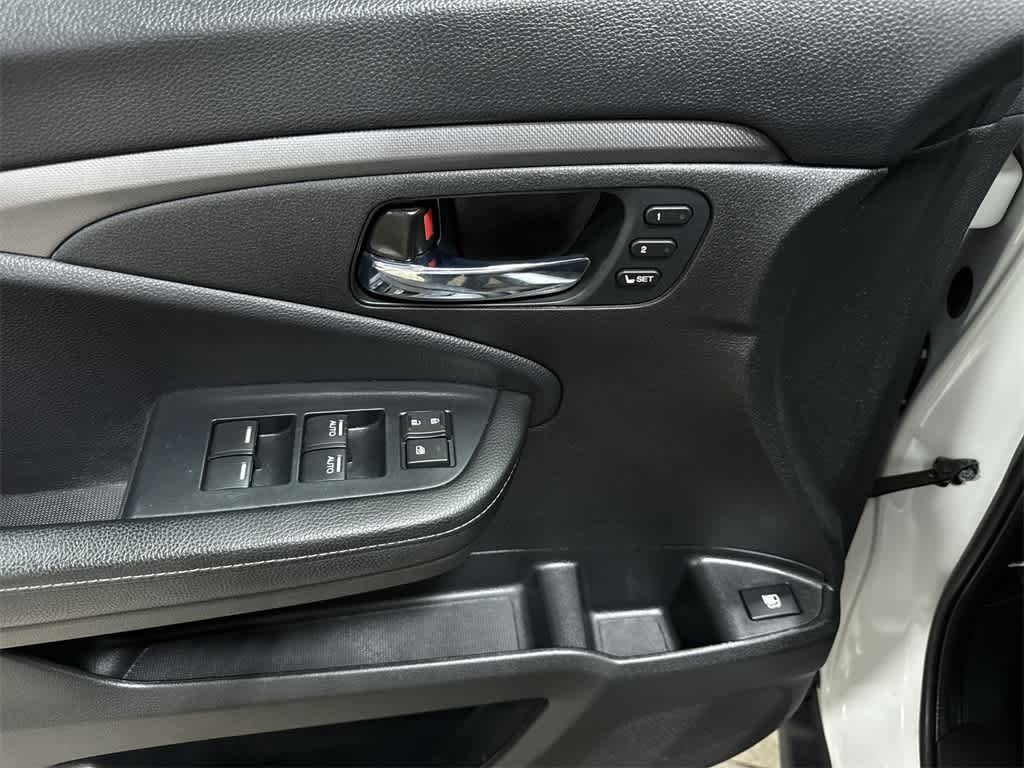 Thumbnail: 2023 Honda Ridgeline - 22