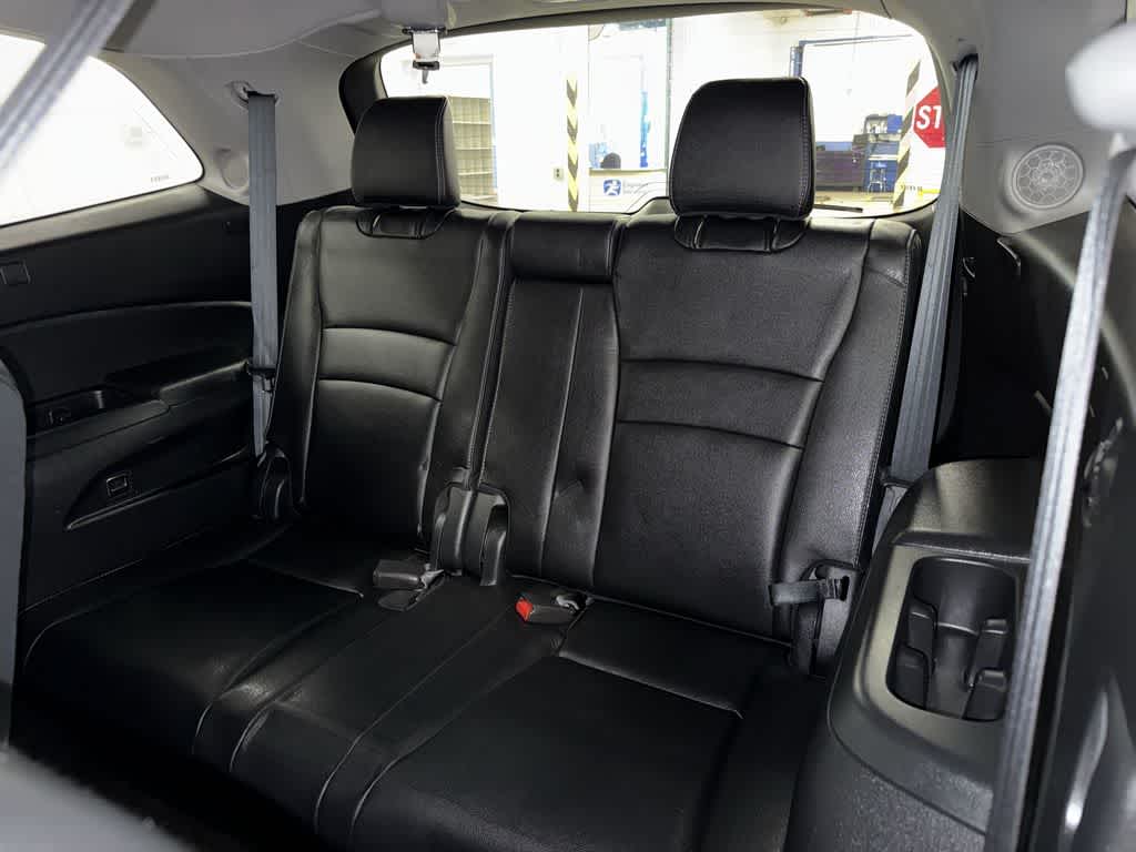 Thumbnail: 2017 Honda Pilot - 18