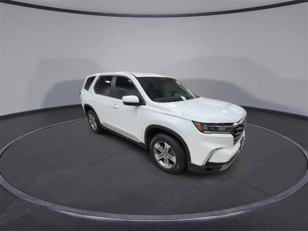 Thumbnail: 2023 Honda Pilot - 2