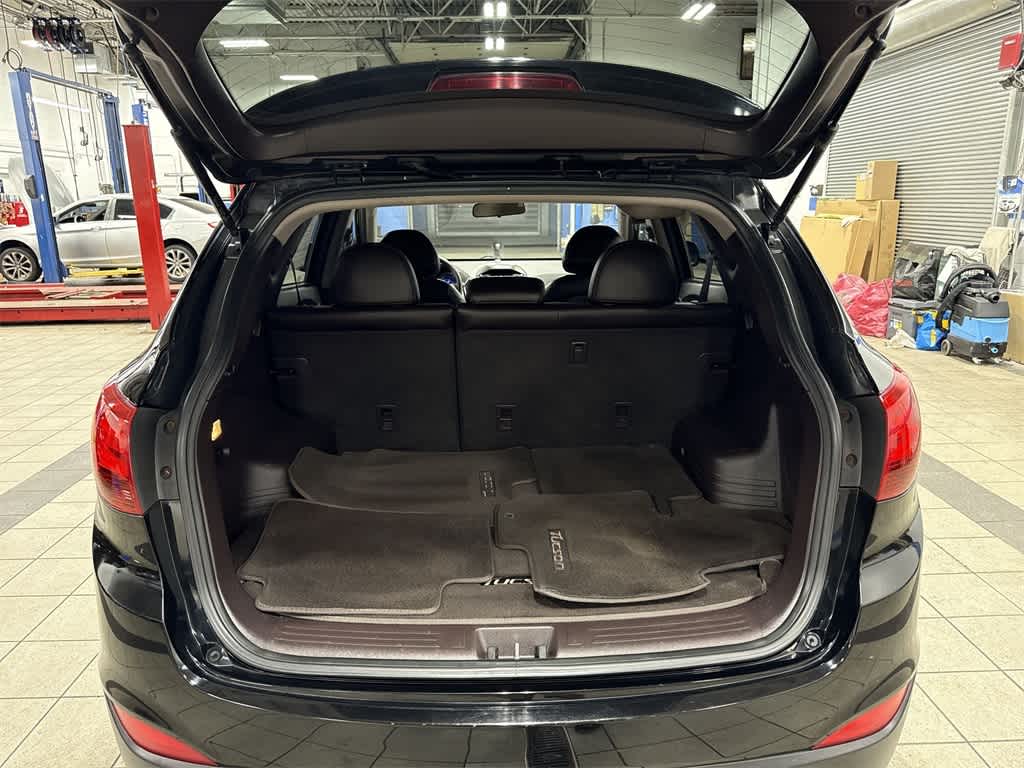 Thumbnail: 2011 Hyundai Tucson - 11