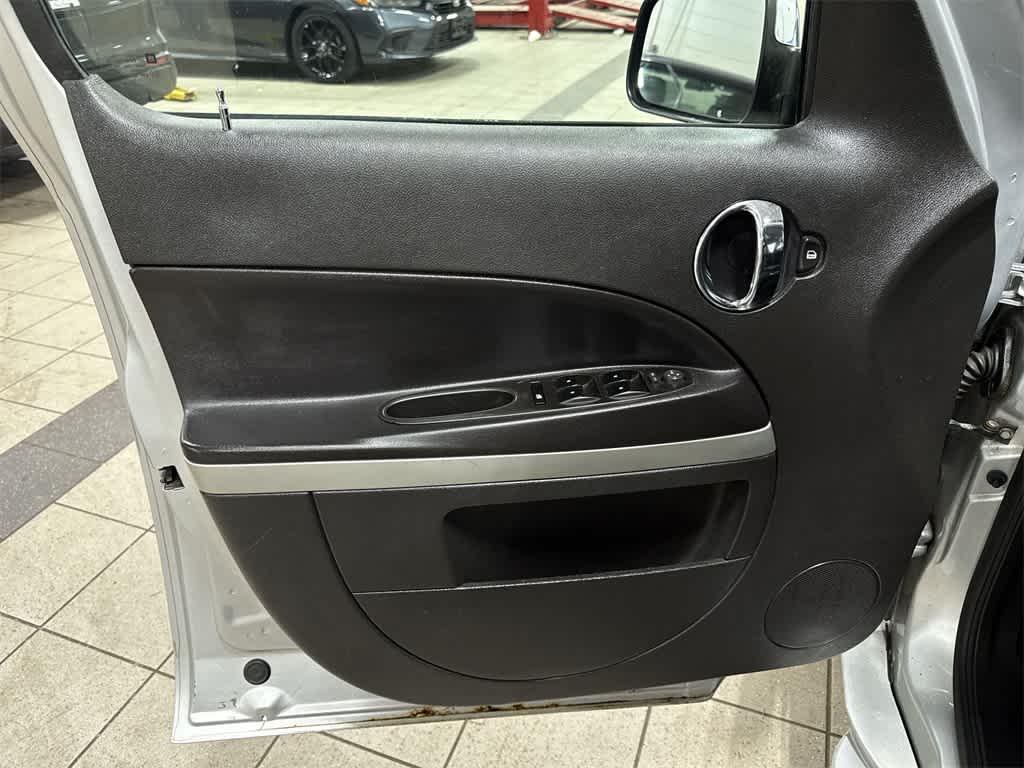 Thumbnail: 2009 Chevrolet HHR - 30