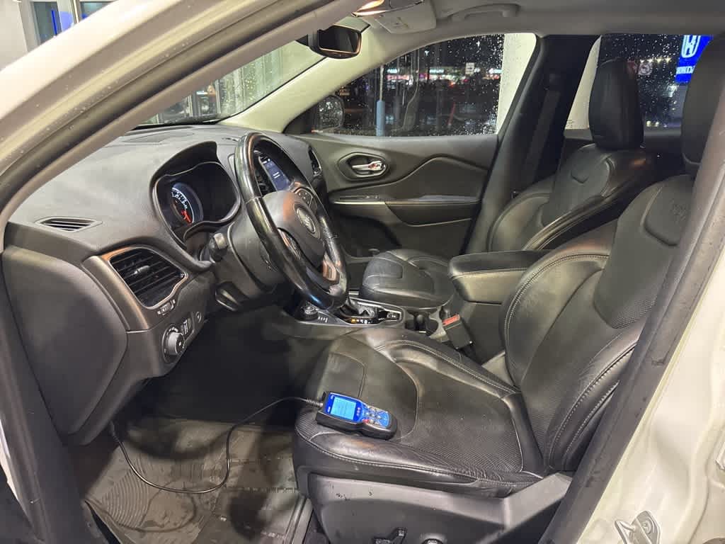 Thumbnail: 2020 Jeep Cherokee - 8