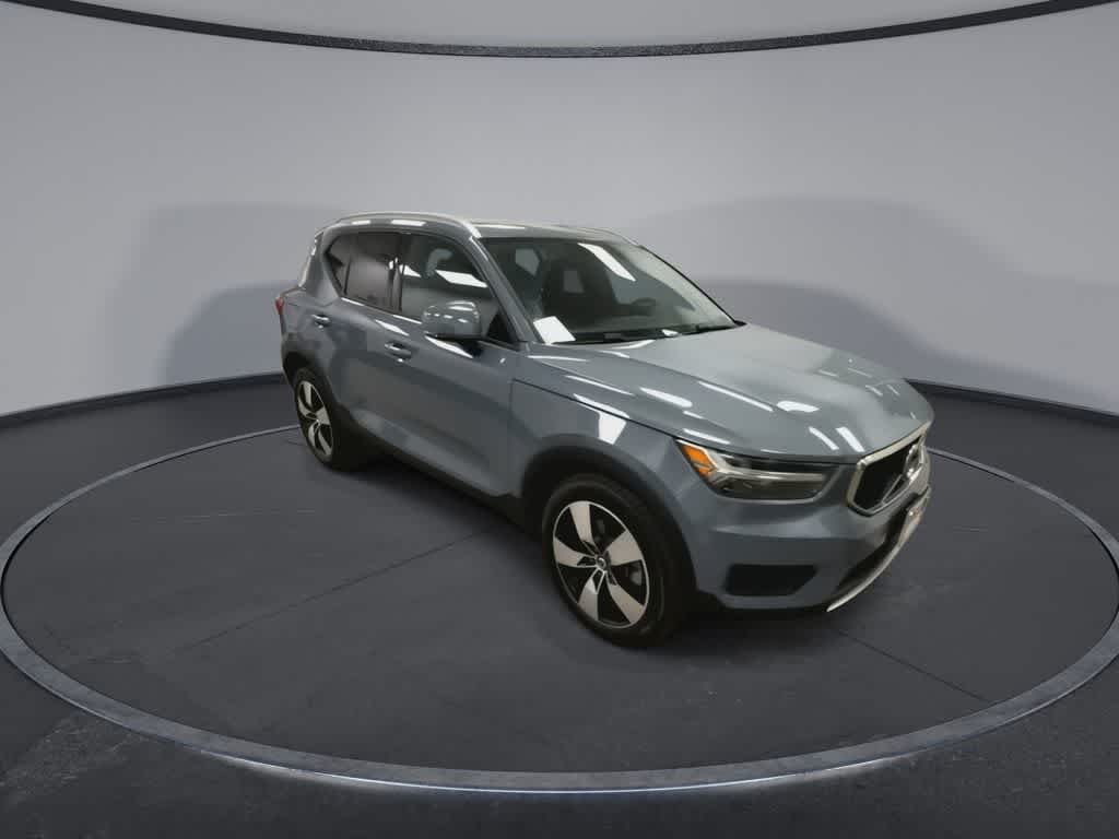 Thumbnail: 2020 Volvo XC40 - 2