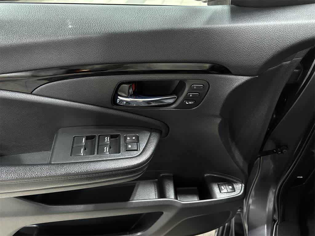 Thumbnail: 2016 Honda Pilot - 24